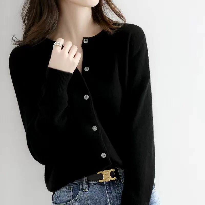 Susan - Elegant Cardigan