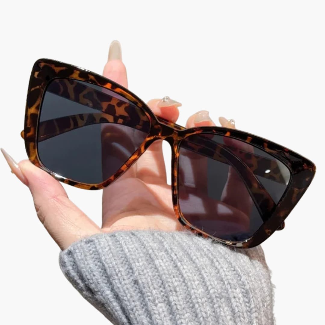 Women's Sunglasses with Cat-Eye Frame and UV400 Lenses