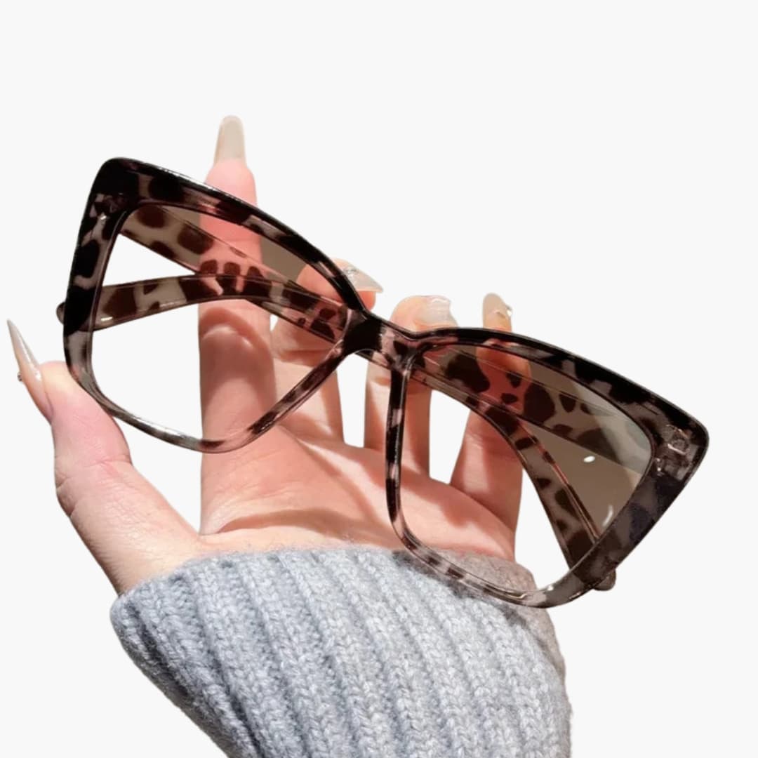 Women's Sunglasses with Cat-Eye Frame and UV400 Lenses