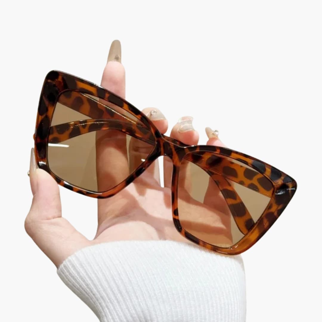Women's Sunglasses with Cat-Eye Frame and UV400 Lenses