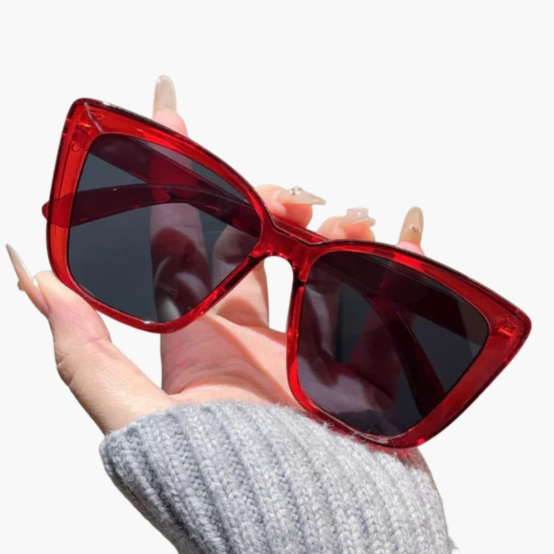 Women's Sunglasses with Cat-Eye Frame and UV400 Lenses