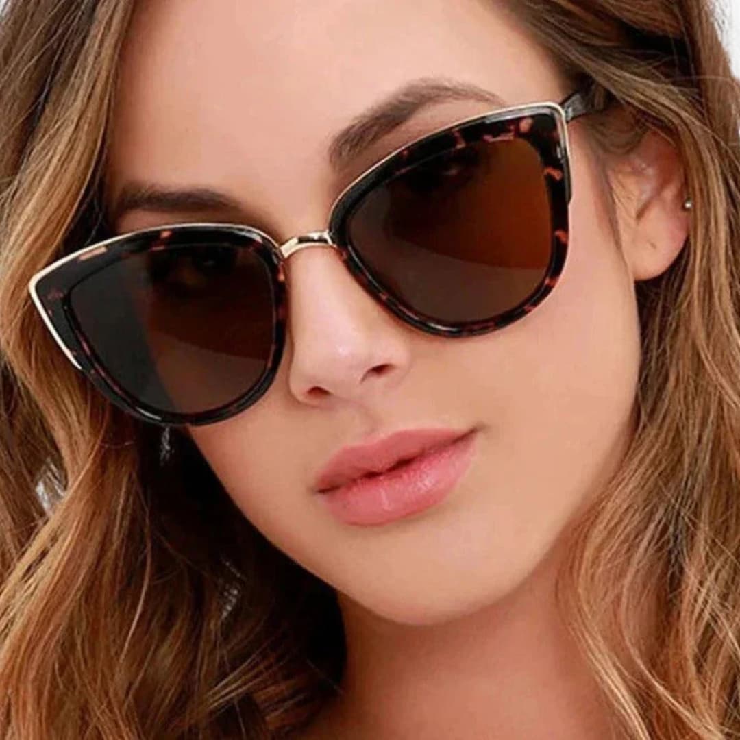 Women's Sunglasses with Cat Eye Frame and Gradient Lense