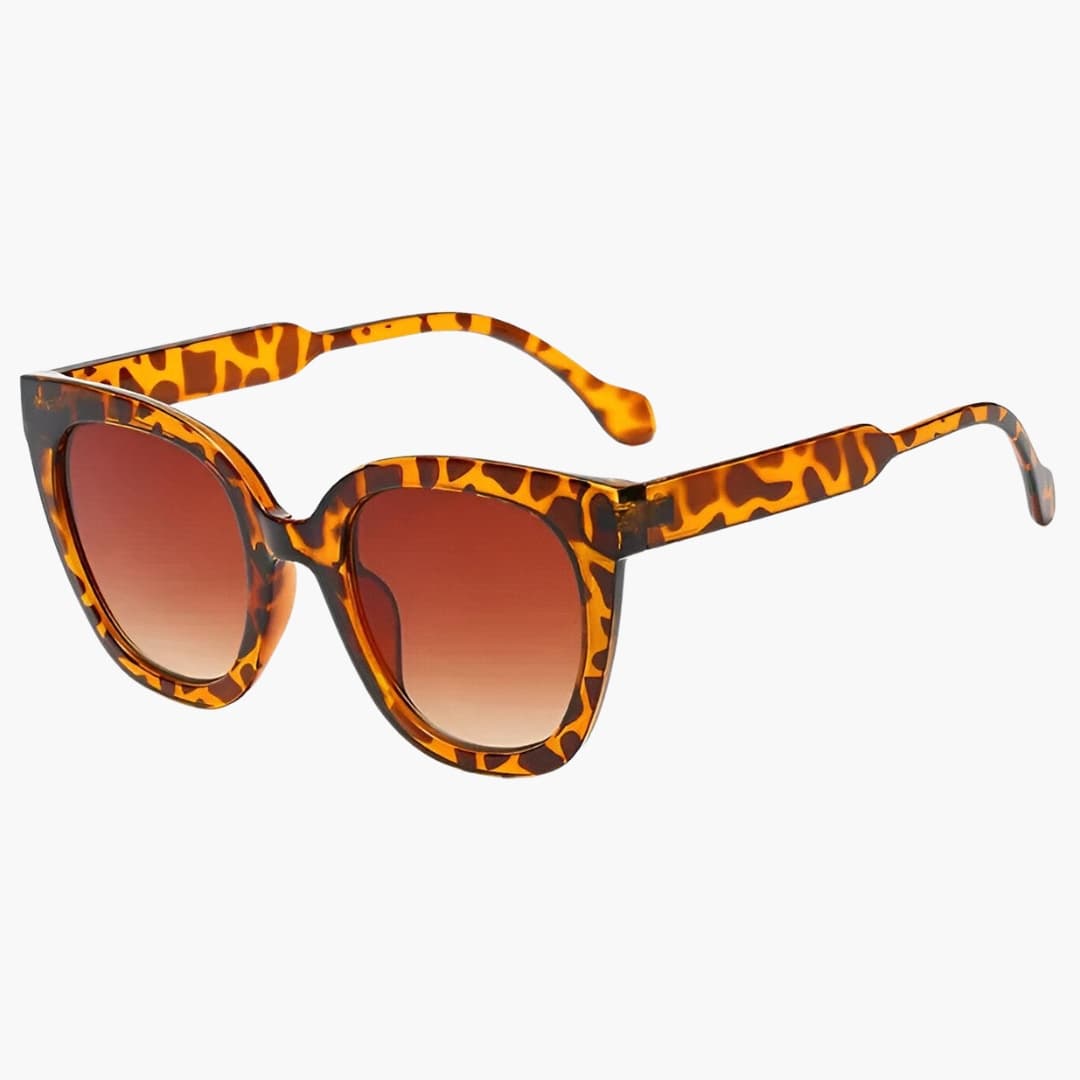 Women's Sunglasses with Cat Eye Frame and Gradient Lenses