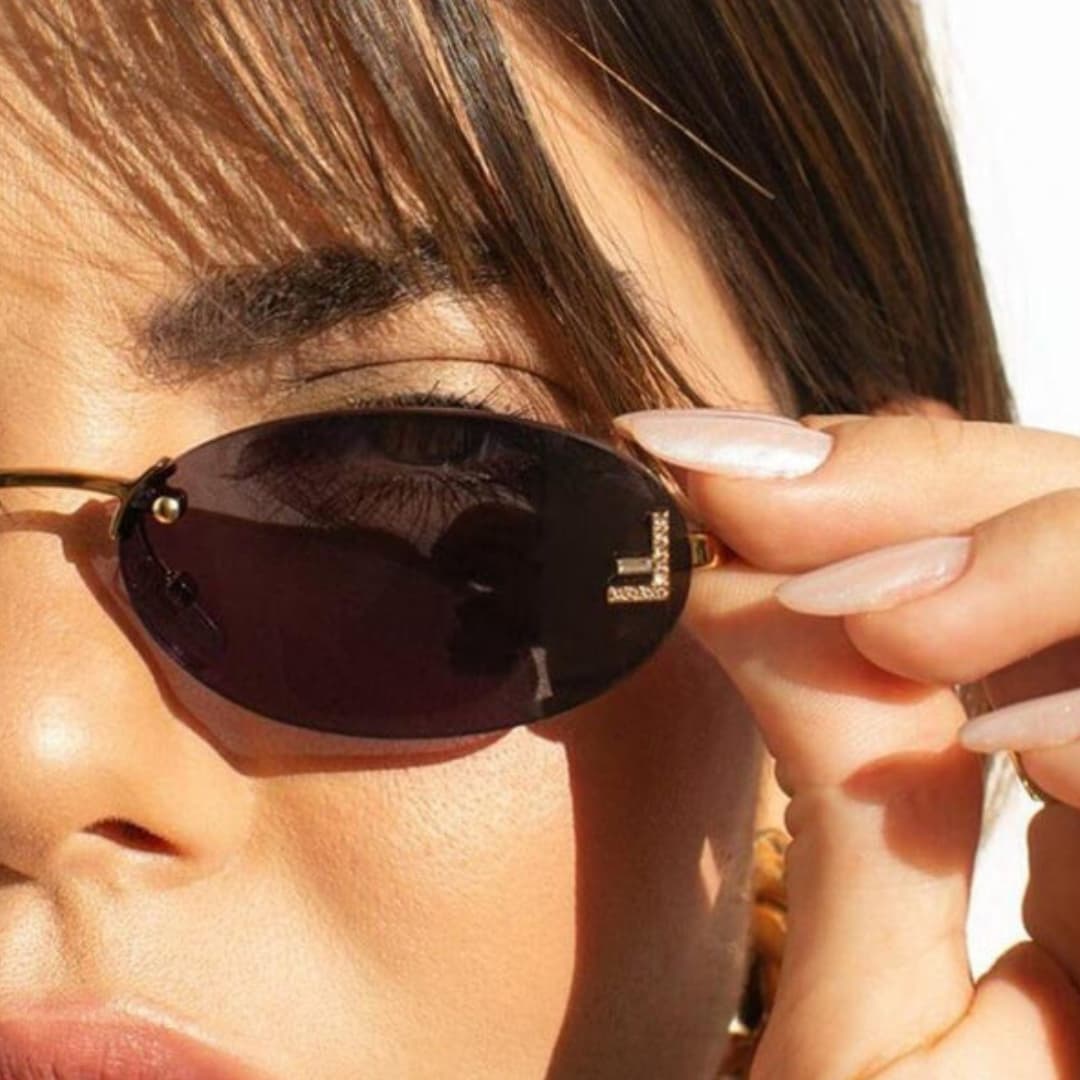 Women's Sunglasses with Oval Lenses and Metal Frame